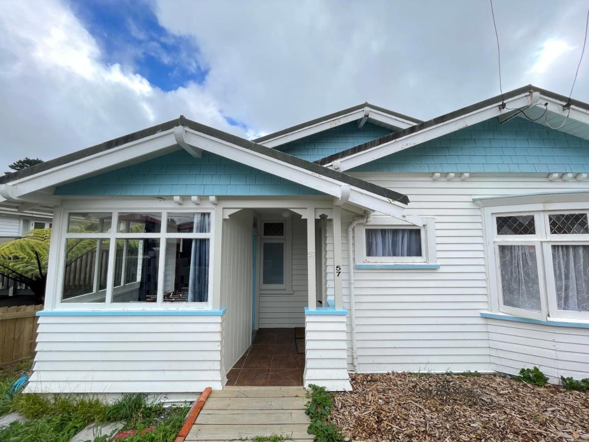 Spacious Retreat Near Ferry & Mall Уелингтън Екстериор снимка